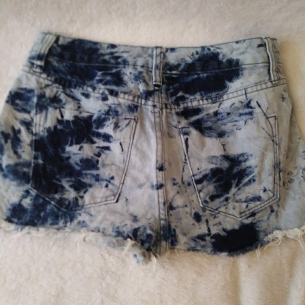 3 pair of Denim Shorts 2 - Picture 5 of 8